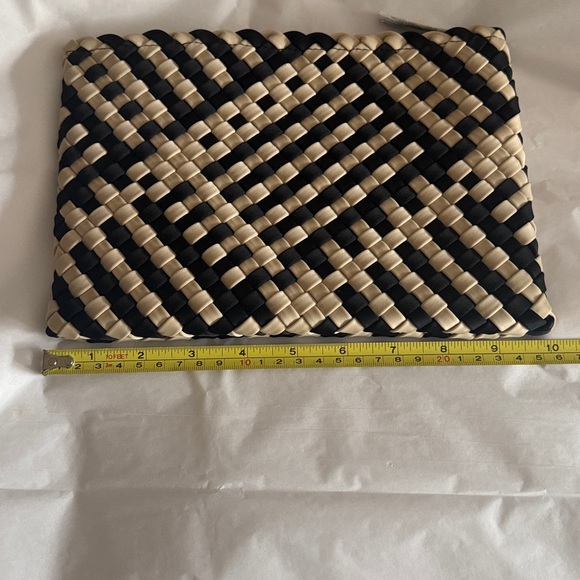 NEW Naghedi top zip Woven neoprene Black and Tan Pouch / Clutch. 10” x 7” - Picture 6 of 9